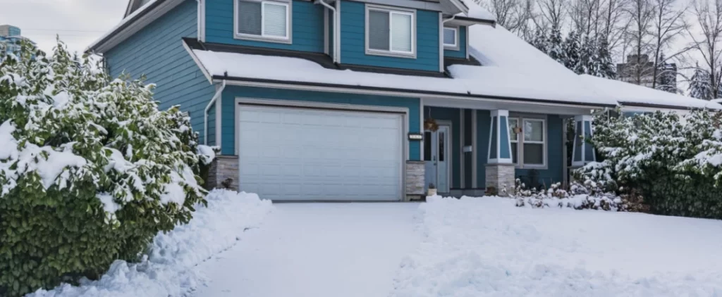 3 Reasons You Should Hire a Professional for Snow Removal 8 Three reasons to hire a professional snow removal service