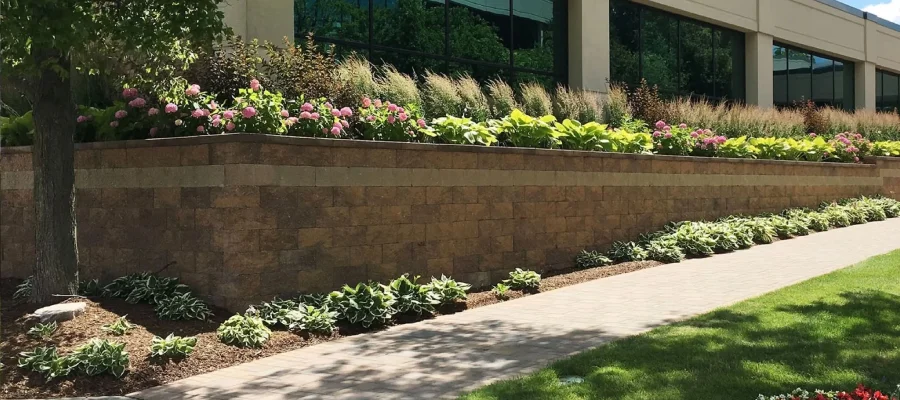 retaining wall installation in syracuse in